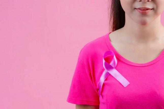 Outubro Rosa: pesquisa mostra desconhecimento sobre prevenção do câncer de mama.