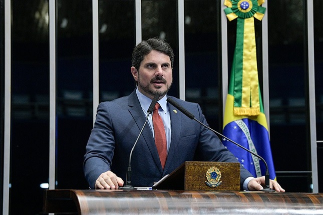 Brasília: Documentos comprovam que Lula e Dino sabiam da invasão, diz senador.