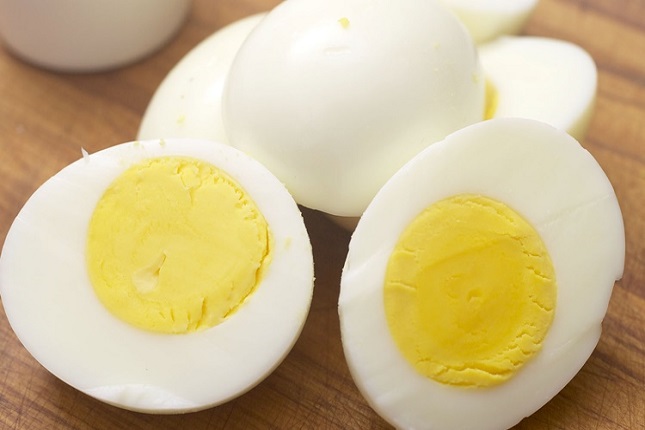 Comer ovos todos os dias, ajuda a ganhar músculos e perder gordura corporal.