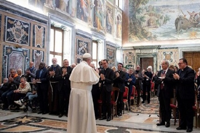 Papa Francisco diz que precisamos de jornalistas que estejam da parte dos excluídos