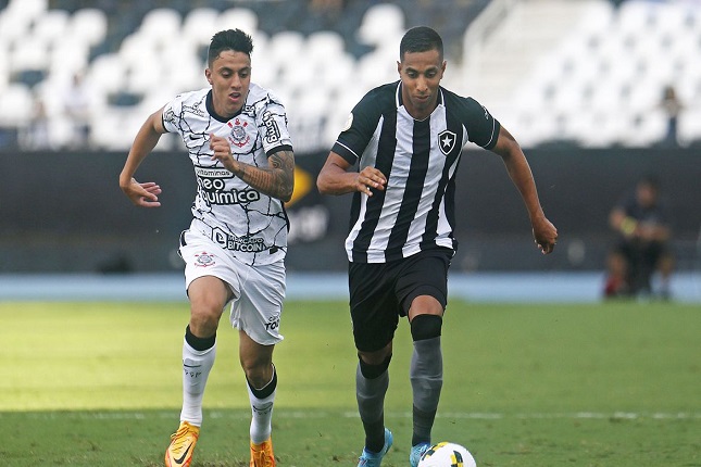 Corinthians faz primeiro tempo impecável e vence Botafogo no Rio.