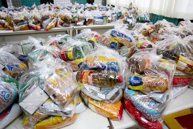 Prefeitura de Conceição da Barra-ES entregará 5.049 Kits de Alimentação Escolar para os alunos da rede municipal.
