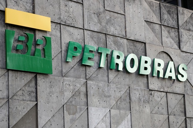 Petrobras ignora indignação geral e aumenta gasolina e gás de cozinha. 