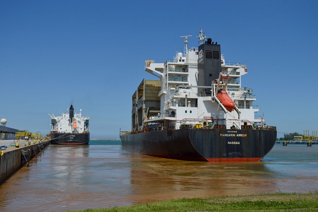 Calado dinâmico amplia eficiência e segurança na manobra de navios no Portocel.