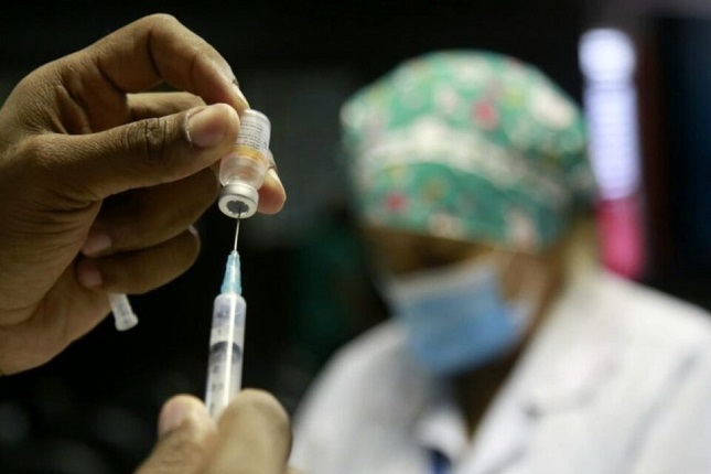 Outubro encerra com setenta e cinco por cento da população Brasileira vacinada.